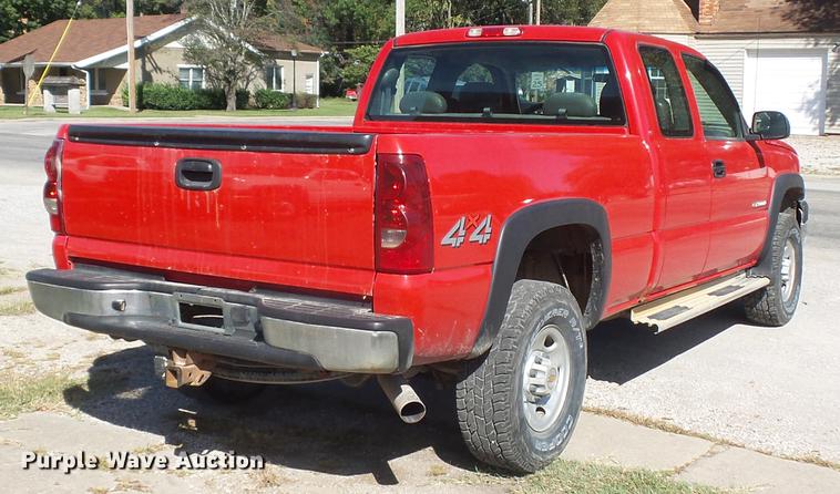image for item DD2008 2003 Chevrolet Silverado 2500HD Ext. Cab pickup truck