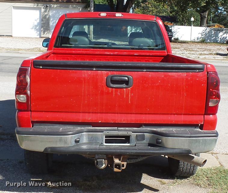 image for item DD2008 2003 Chevrolet Silverado 2500HD Ext. Cab pickup truck