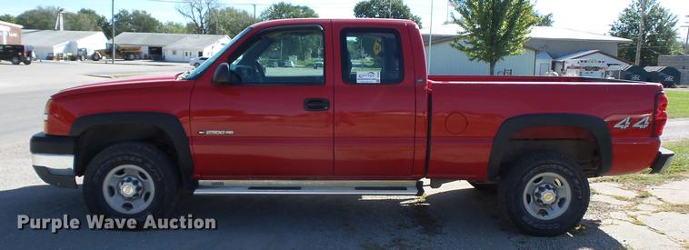 image for item DD2008 2003 Chevrolet Silverado 2500HD Ext. Cab pickup truck