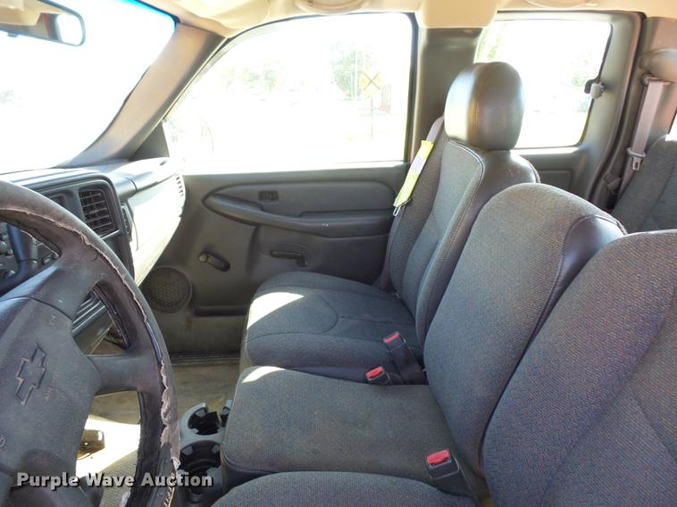 image for item DD2008 2003 Chevrolet Silverado 2500HD Ext. Cab pickup truck