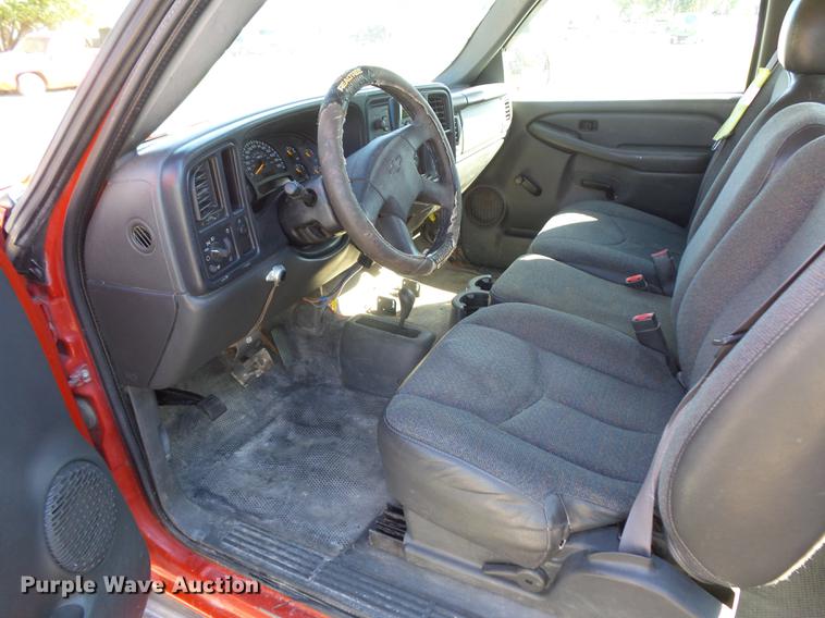 image for item DD2008 2003 Chevrolet Silverado 2500HD Ext. Cab pickup truck