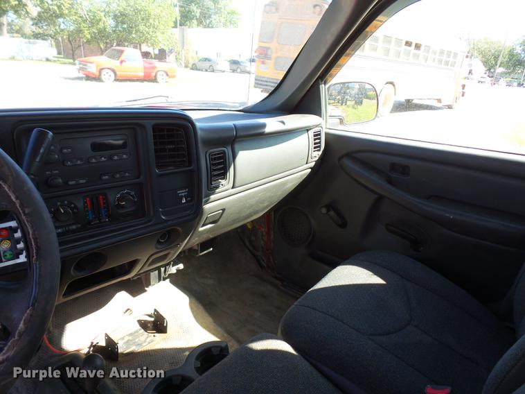 image for item DD2008 2003 Chevrolet Silverado 2500HD Ext. Cab pickup truck