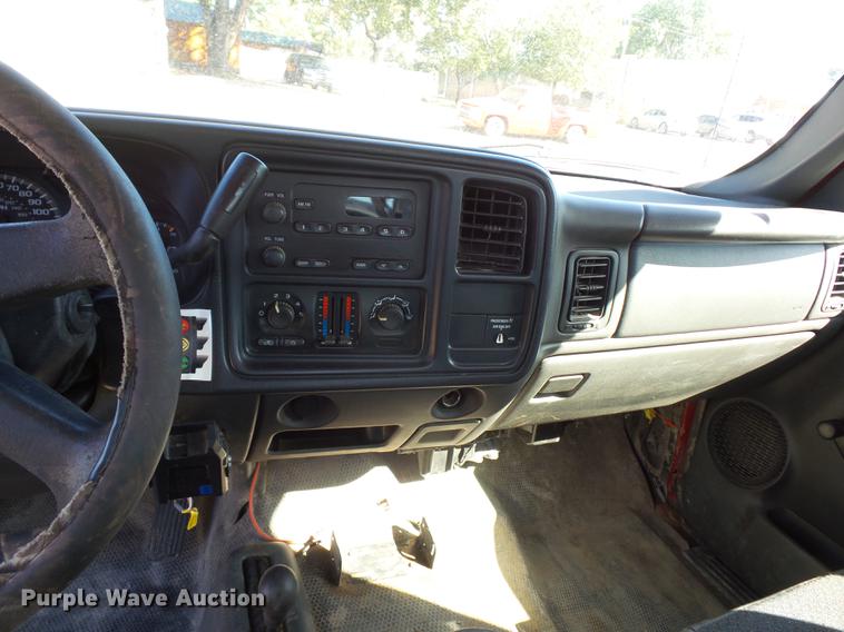 image for item DD2008 2003 Chevrolet Silverado 2500HD Ext. Cab pickup truck