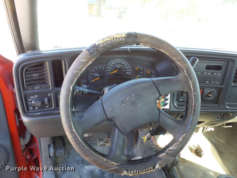 image for item DD2008 2003 Chevrolet Silverado 2500HD Ext. Cab pickup truck