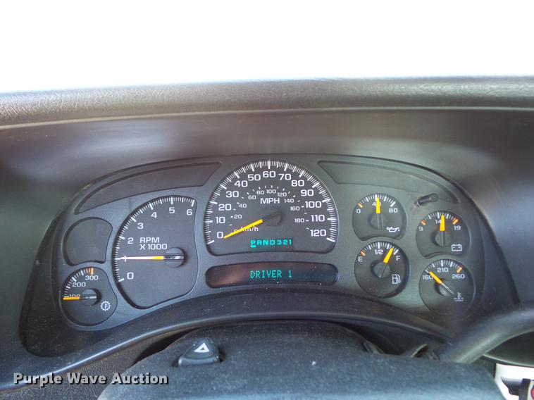 image for item DD2008 2003 Chevrolet Silverado 2500HD Ext. Cab pickup truck