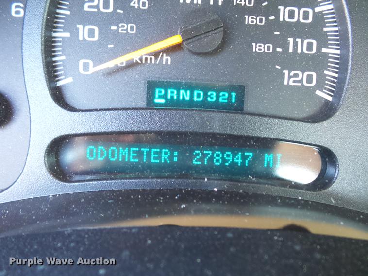 image for item DD2008 2003 Chevrolet Silverado 2500HD Ext. Cab pickup truck