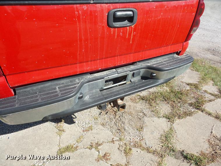 image for item DD2008 2003 Chevrolet Silverado 2500HD Ext. Cab pickup truck