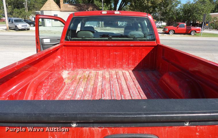 image for item DD2008 2003 Chevrolet Silverado 2500HD Ext. Cab pickup truck