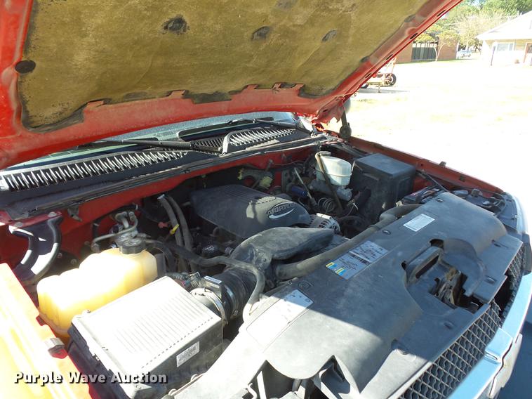 image for item DD2008 2003 Chevrolet Silverado 2500HD Ext. Cab pickup truck