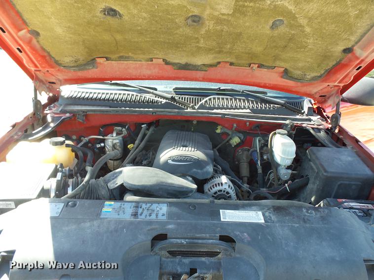 image for item DD2008 2003 Chevrolet Silverado 2500HD Ext. Cab pickup truck