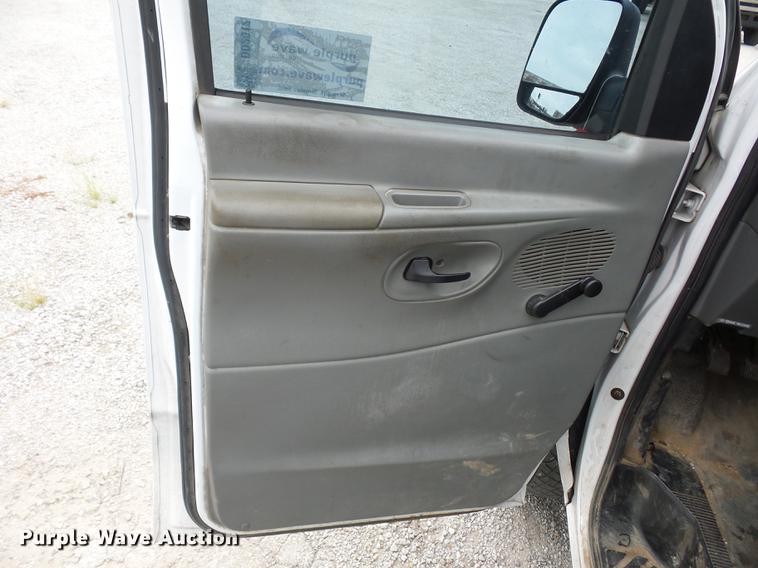 image for item DD2012 2004 Ford E250 Extended van