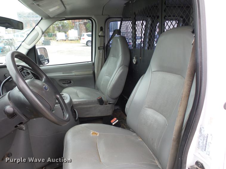 image for item DD2012 2004 Ford E250 Extended van