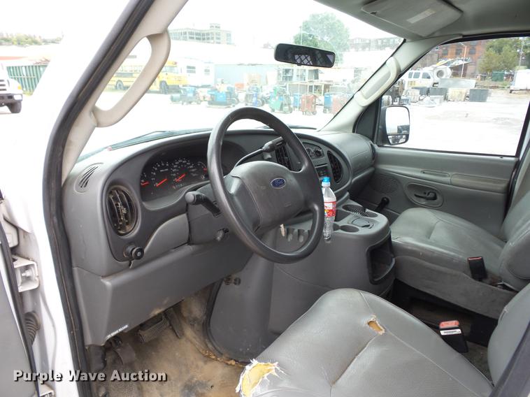 image for item DD2012 2004 Ford E250 Extended van