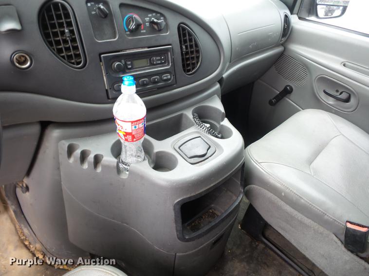 image for item DD2012 2004 Ford E250 Extended van
