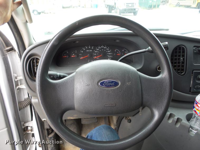 image for item DD2012 2004 Ford E250 Extended van