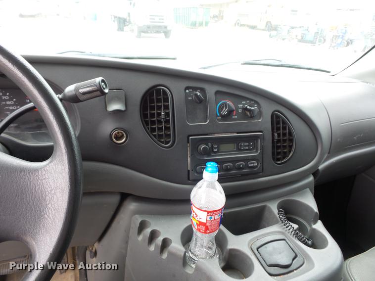 image for item DD2012 2004 Ford E250 Extended van