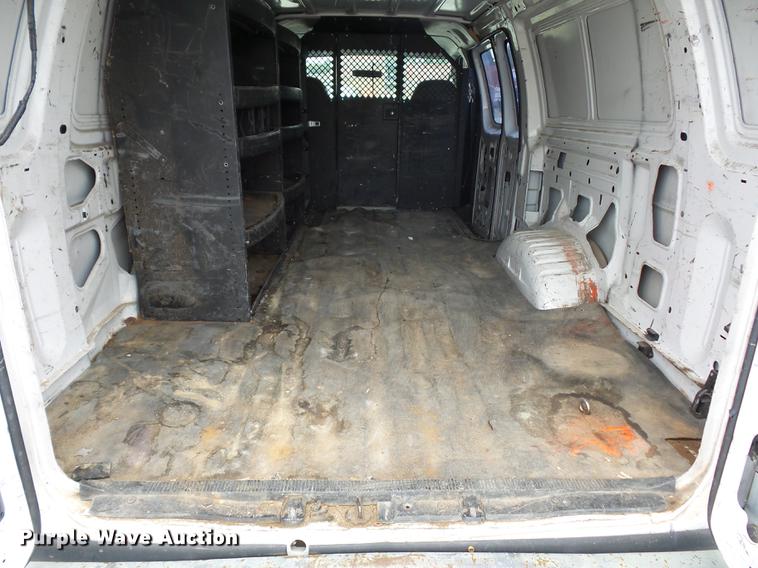 image for item DD2012 2004 Ford E250 Extended van