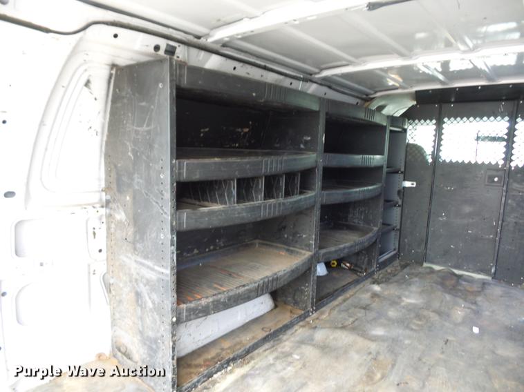 image for item DD2012 2004 Ford E250 Extended van