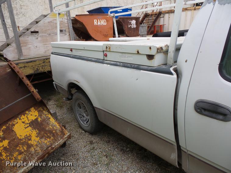 image for item DD2015 1998 Ford F150 pickup truck