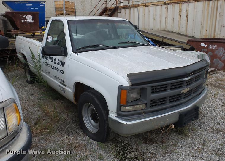 image for item DD2016 1996 Chevrolet 1500 pickup truck