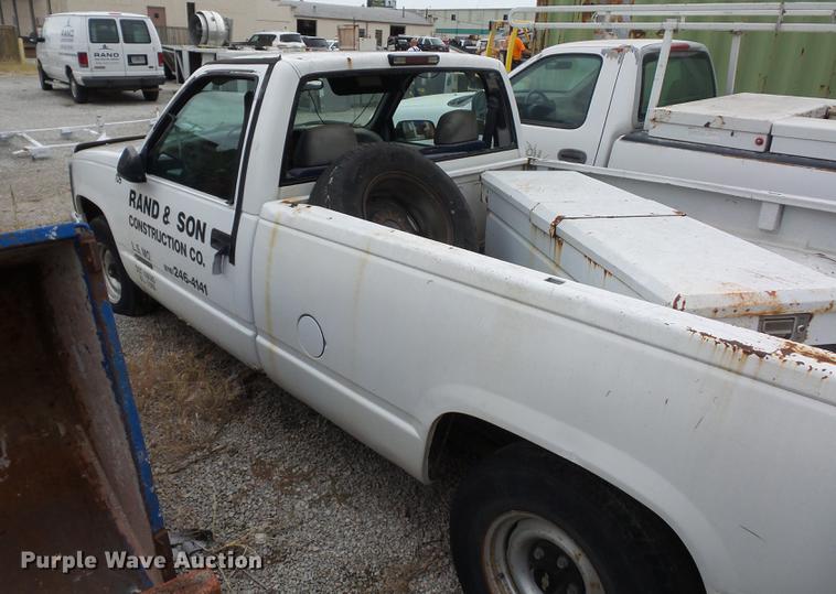 image for item DD2016 1996 Chevrolet 1500 pickup truck