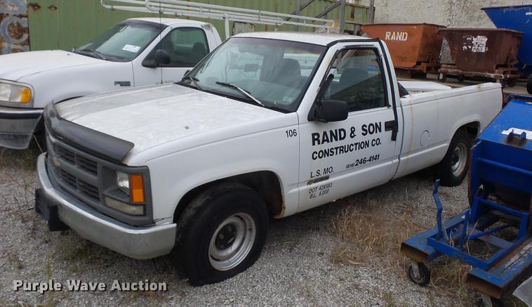 image for item DD2016 1996 Chevrolet 1500 pickup truck