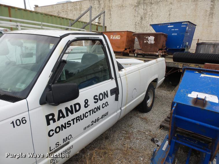 image for item DD2016 1996 Chevrolet 1500 pickup truck