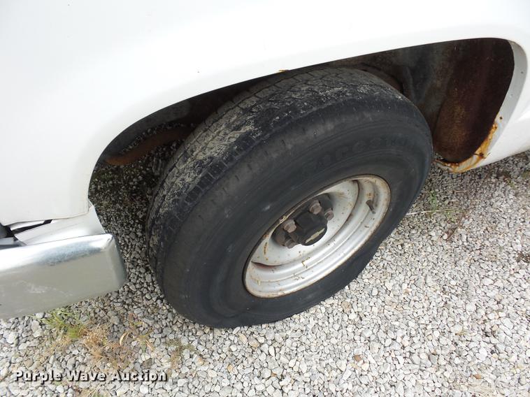 image for item DD2016 1996 Chevrolet 1500 pickup truck