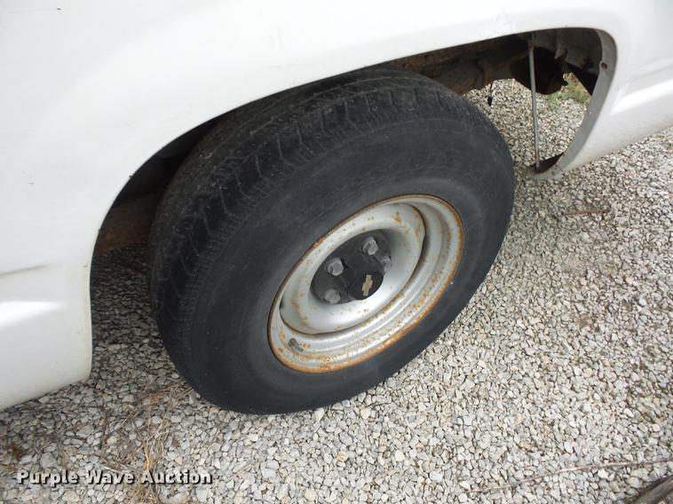 image for item DD2016 1996 Chevrolet 1500 pickup truck