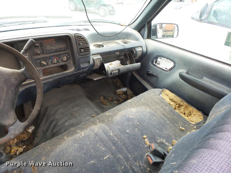 image for item DD2016 1996 Chevrolet 1500 pickup truck