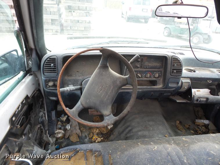 image for item DD2016 1996 Chevrolet 1500 pickup truck