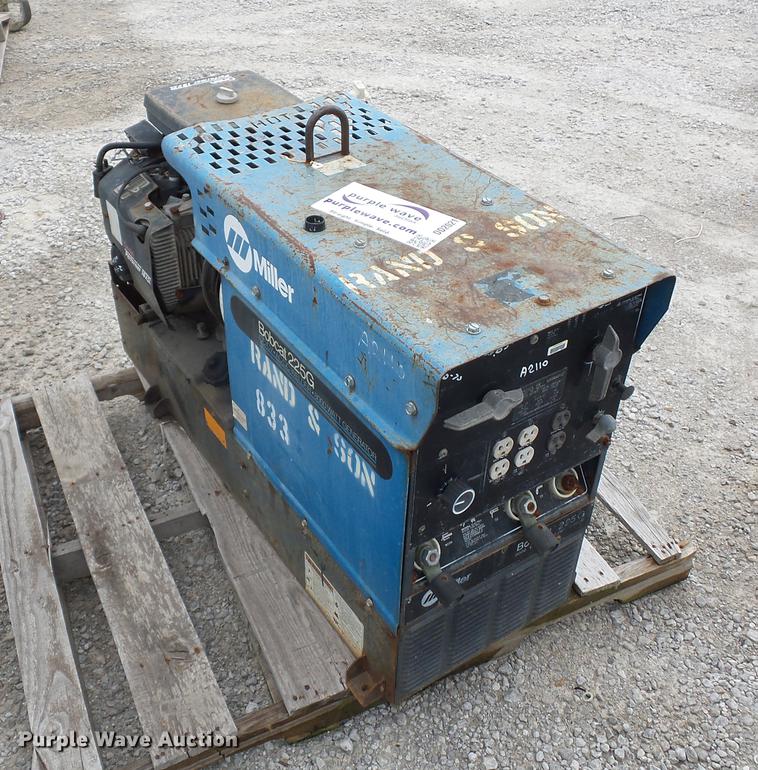image for item DD2021 Miller Bobcat 225G welder