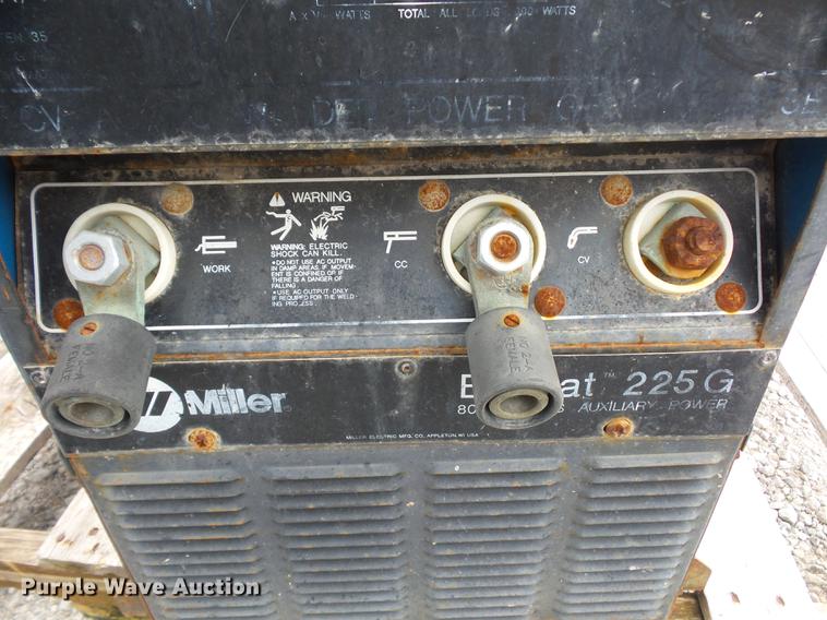 image for item DD2021 Miller Bobcat 225G welder