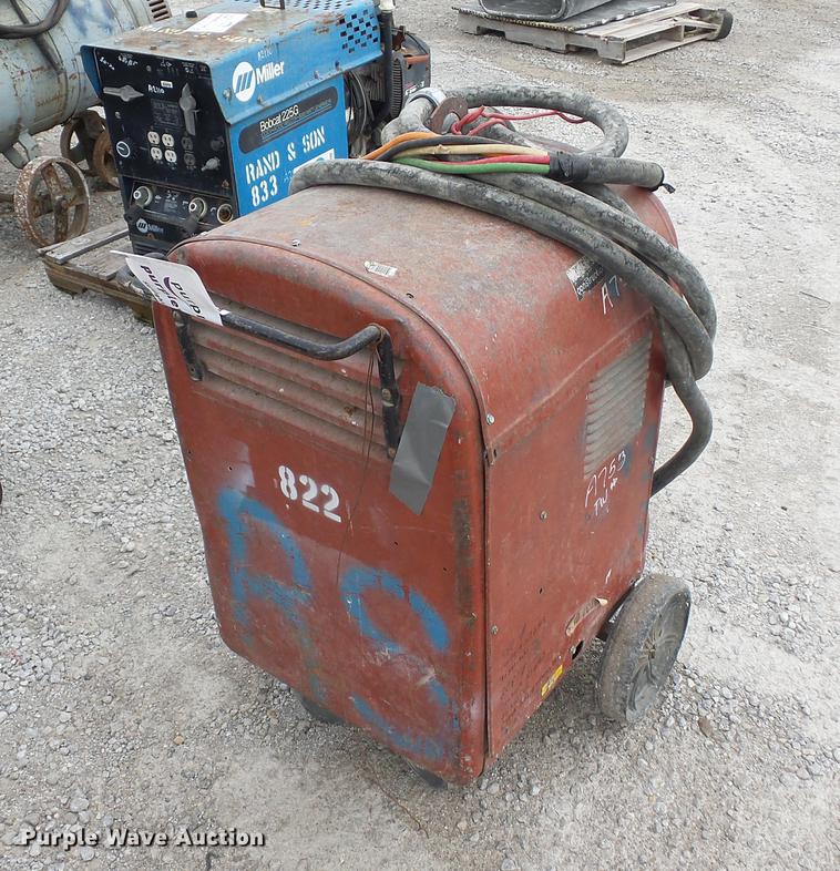 image for item DD2022 Lincoln Idealarc 250 welder