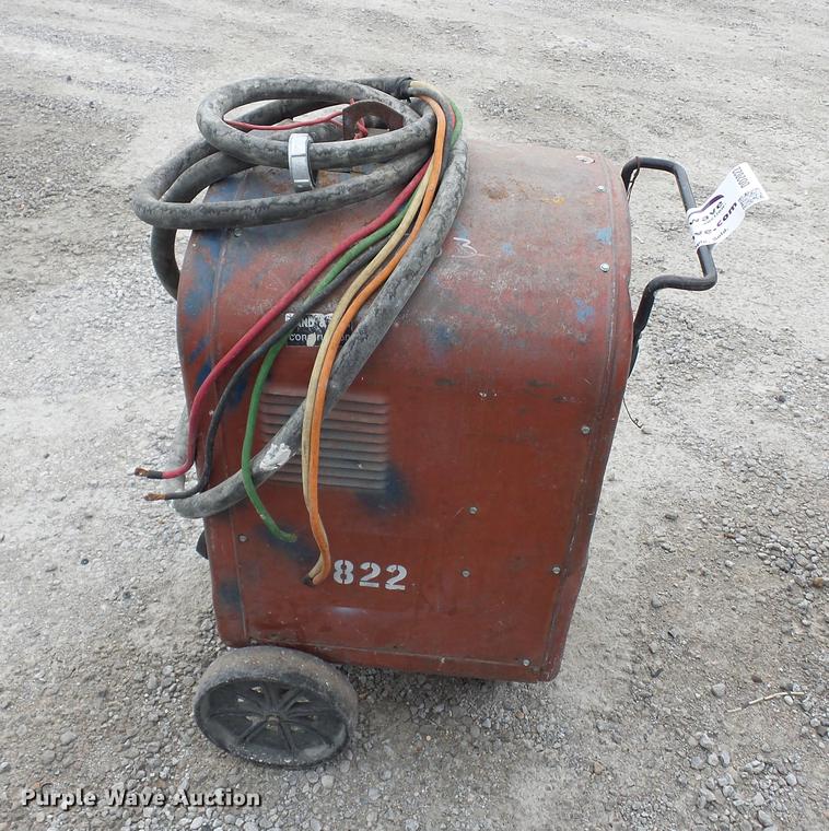 image for item DD2022 Lincoln Idealarc 250 welder