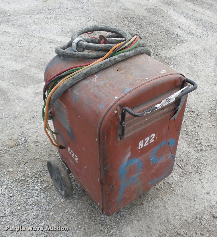 image for item DD2022 Lincoln Idealarc 250 welder