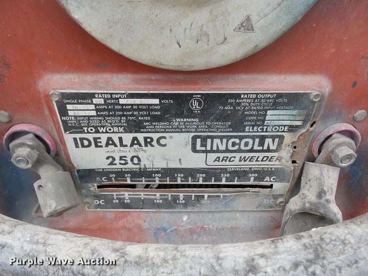 image for item DD2022 Lincoln Idealarc 250 welder