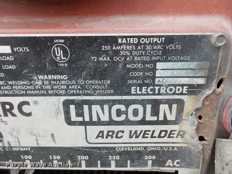 image for item DD2022 Lincoln Idealarc 250 welder