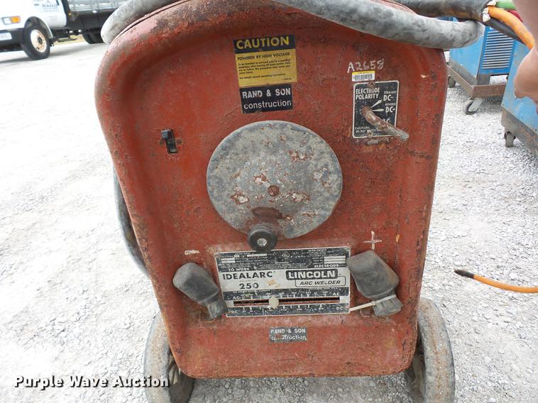 image for item DD2024 Lincoln Idealarc 250 welder