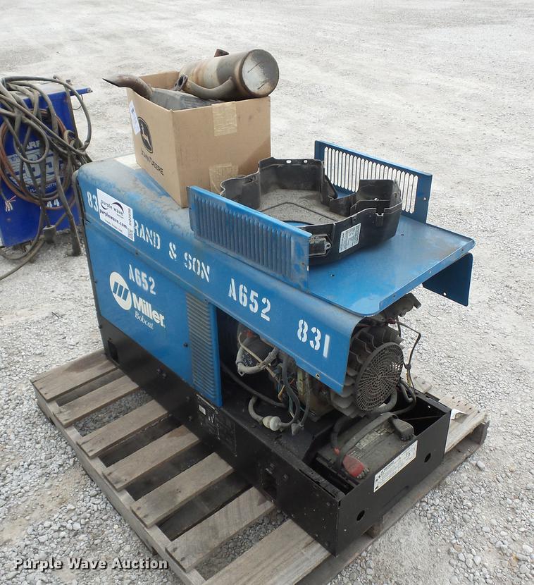 image for item DD2030 Miller Bobcat 225NT welder/generator