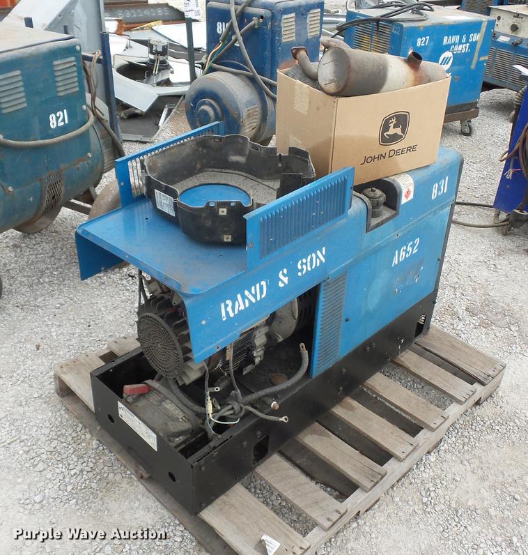 image for item DD2030 Miller Bobcat 225NT welder/generator