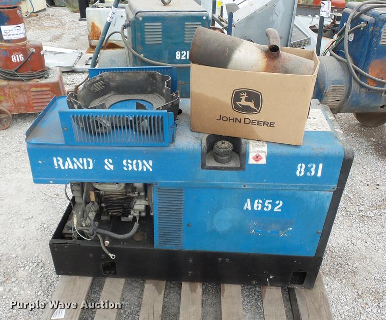image for item DD2030 Miller Bobcat 225NT welder/generator