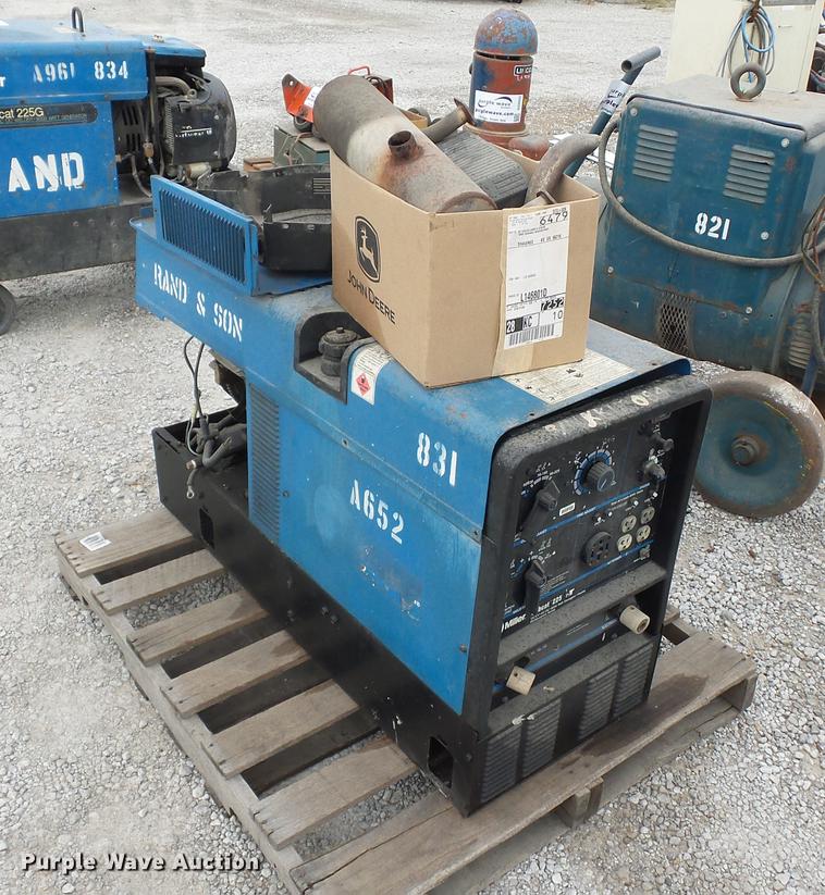 image for item DD2030 Miller Bobcat 225NT welder/generator