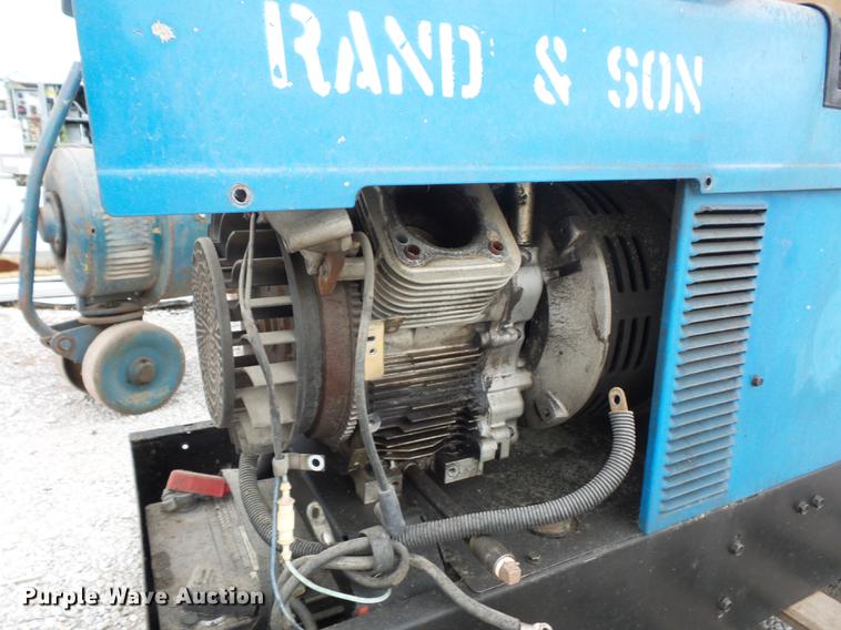 image for item DD2030 Miller Bobcat 225NT welder/generator