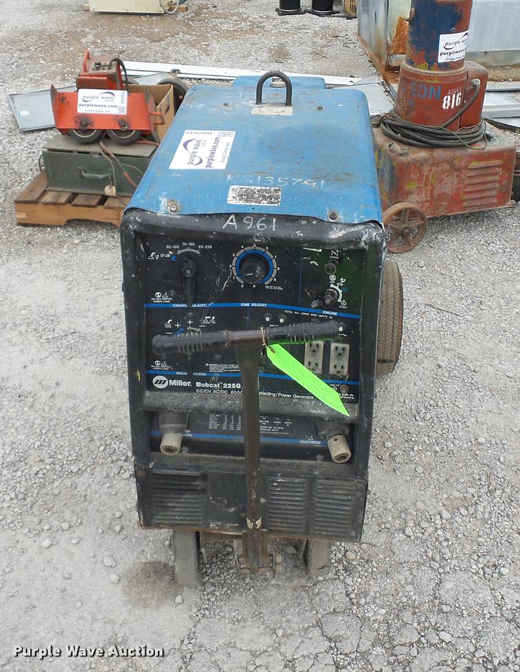 image for item DD2033 Miller Bobcat 225G welder/generator