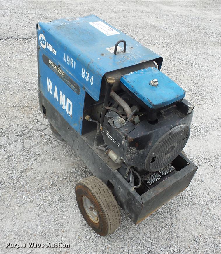 image for item DD2033 Miller Bobcat 225G welder/generator