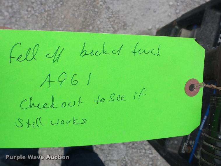 image for item DD2033 Miller Bobcat 225G welder/generator