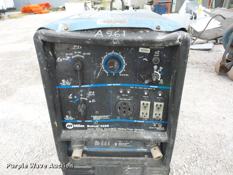 image for item DD2033 Miller Bobcat 225G welder/generator