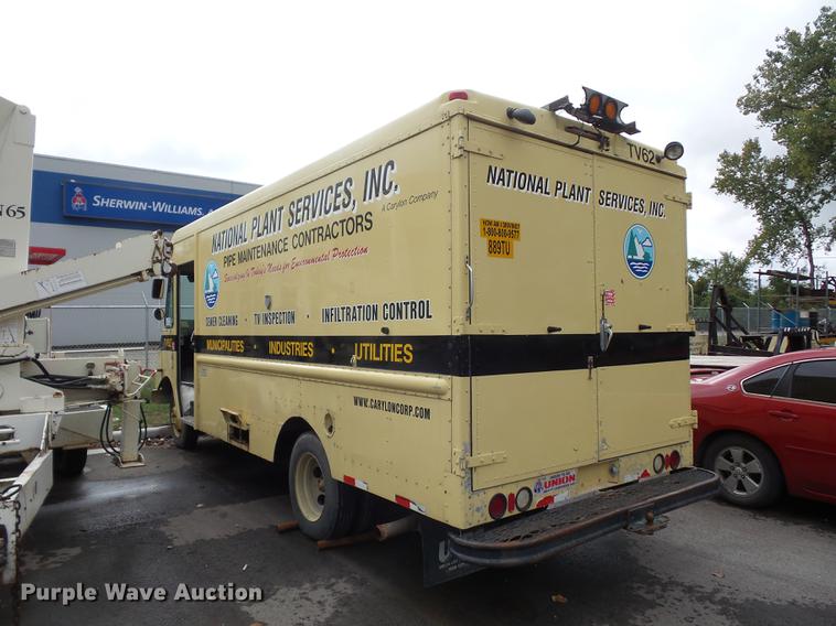 image for item DD2045 1996 Chevrolet P30 delivery truck