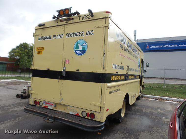 image for item DD2045 1996 Chevrolet P30 delivery truck